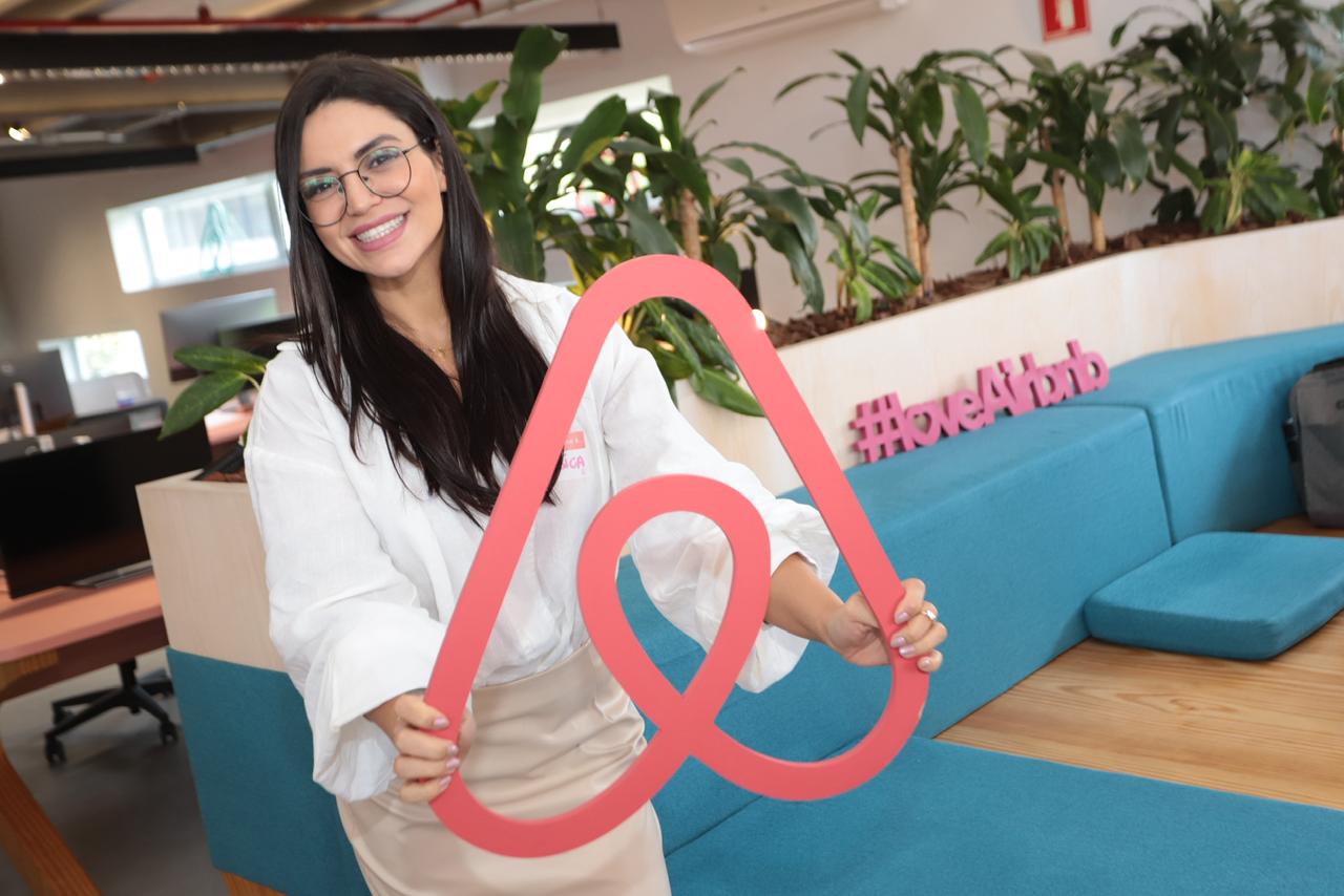 Jéssica Favaretto - Anfitriã Airbnb e Embaixadora Oficial